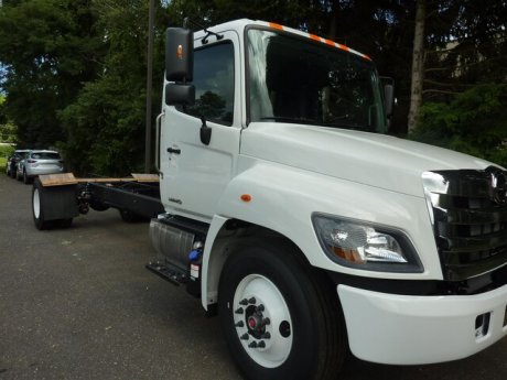 USED 2019 HINO 338 HOOKLIFT TRUCK #227-4 USED 2019 HINO 338 HOOKLIFT TRUCK #227-4