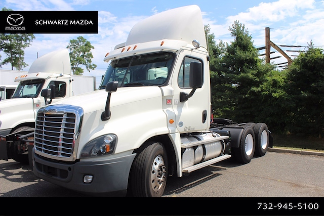 USED 2015 FREIGHTLINER CASCADIA 125 DAYCAB TRUCK #521