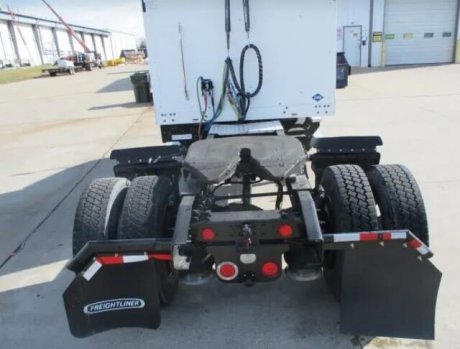 USED 2014 FREIGHTLINER M2 112 MEDIUM D DAYCAB TRUCK #527-3 USED 2014 FREIGHTLINER M2 112 MEDIUM D DAYCAB TRUCK #527-3