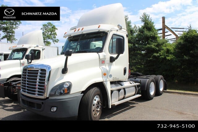 USED 2015 FREIGHTLINER CASCADIA 12564ST DAYCAB TRUCK #586