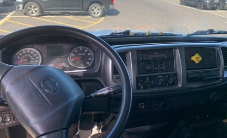 USED 2015 HINO 258/268 BOX VAN TRUCK #651-4 USED 2015 HINO 258/268 BOX VAN TRUCK #651-4