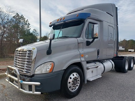 USED 2015 FREIGHTLINER CASCADIA 125 TANDEM AXLE SLEEPER TRUCK #1254-2