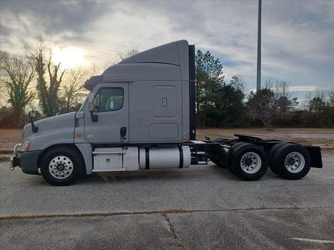 USED 2015 FREIGHTLINER CASCADIA 125 TANDEM AXLE SLEEPER TRUCK #1254-4