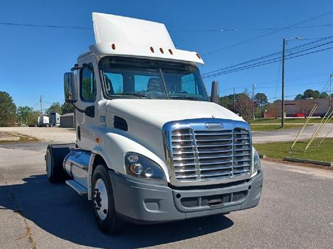 USED 2016 FREIGHTLINER CASCADIA 113 SINGLE AXLE DAYCAB TRUCK #1285-2