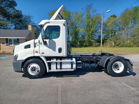 USED 2016 FREIGHTLINER CASCADIA 113 SINGLE AXLE DAYCAB TRUCK #1285-3