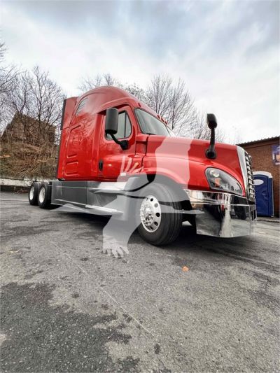 2017 FREIGHTLINER CASCADIA 125 Sleeper #1232