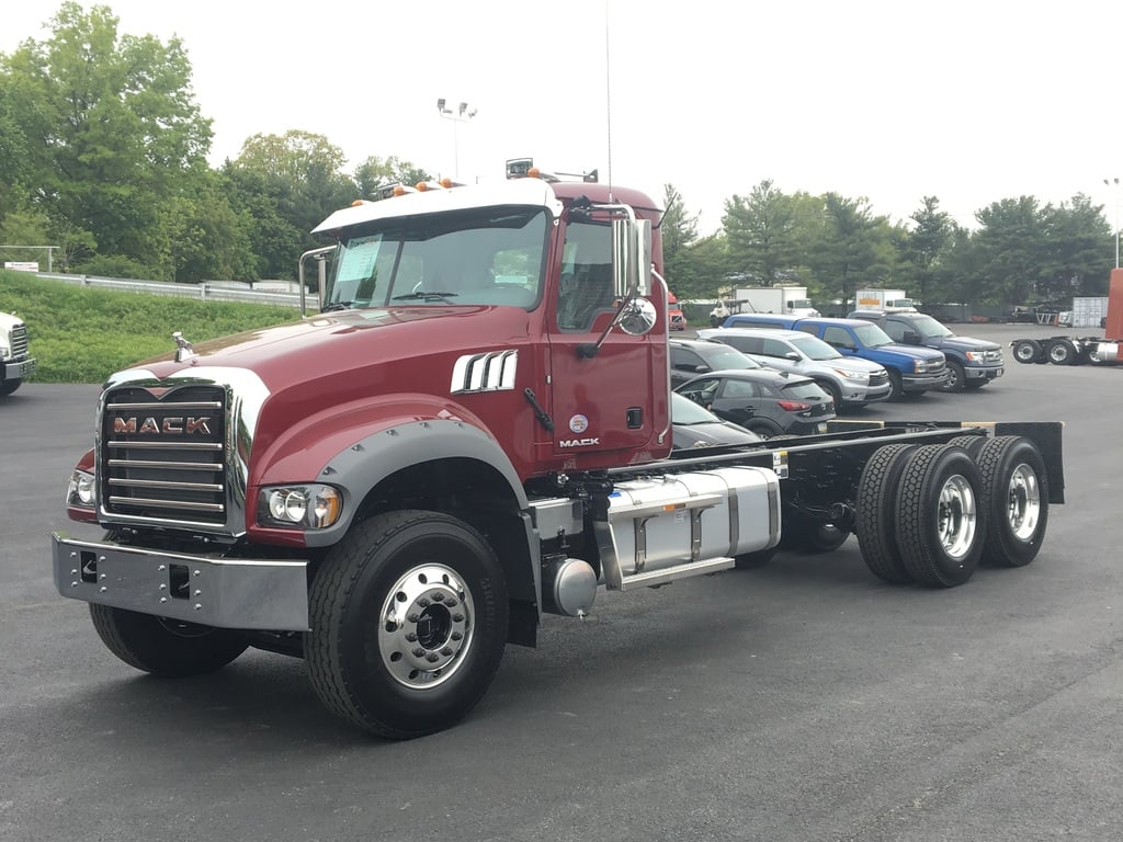MACK CAB CHASSIS TRUCKS FOR SALE