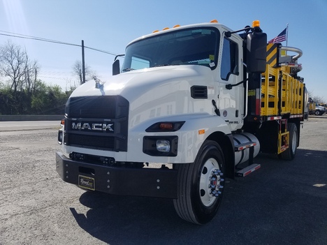 2025-mack-md7-attenuator-truck #2017