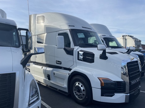 5000ＶＴ 2026 - Volvo - VNL64T860 - Tucson, Arizona || Vanguard Truck