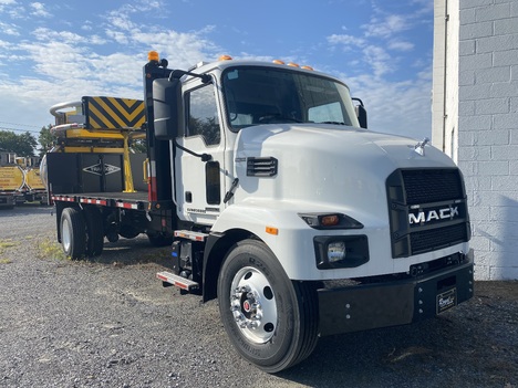 2025-mack-md6-attenuator-truck #2027
