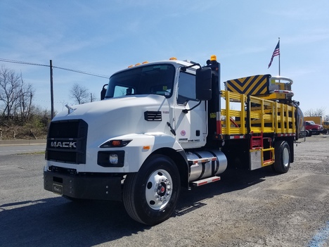 2025-mack-md6-attenuator-truck #2028