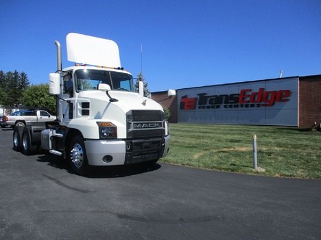 2020-mack-anthem-64t-tandem-axle-daycab #2063