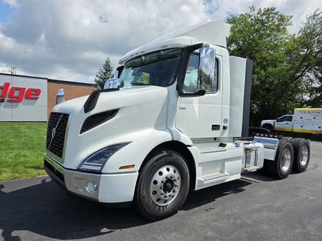 2027 VOLVO Legacy - VNR64T 300 Tandem Axle Daycab #2101