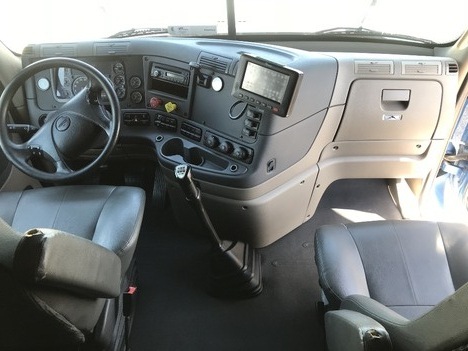 USED 2015 FREIGHTLINER CASCADIA SLEEPER TRUCK #10905-7
