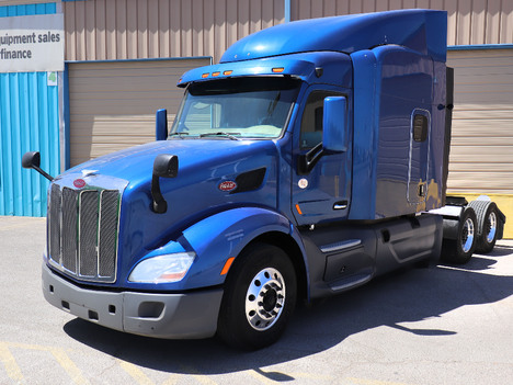 USED 2017 PETERBILT 579 SLEEPER TRUCK #11366-1