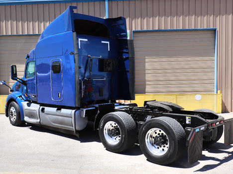 USED 2017 PETERBILT 579 SLEEPER TRUCK #11366-3