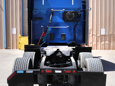 USED 2017 PETERBILT 579 SLEEPER TRUCK #11366-4
