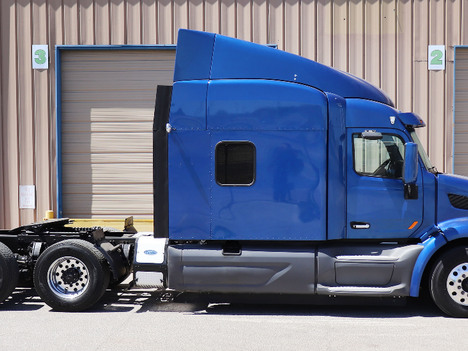 USED 2017 PETERBILT 579 SLEEPER TRUCK #11366-6