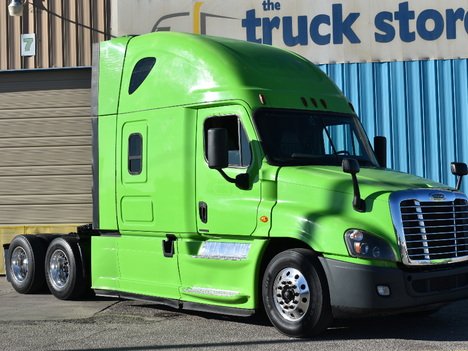 USED 2016 FREIGHTLINER CASCADIA SLEEPER TRUCK #11405-1