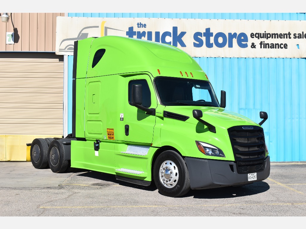 2020 FREIGHTLINER Cascadia Sleeper #11417