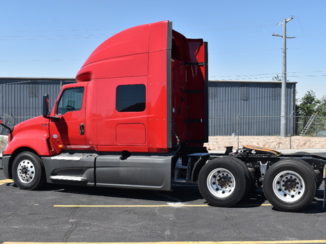 USED 2019 INTERNATIONAL LT625 SLEEPER TRUCK #11452-3