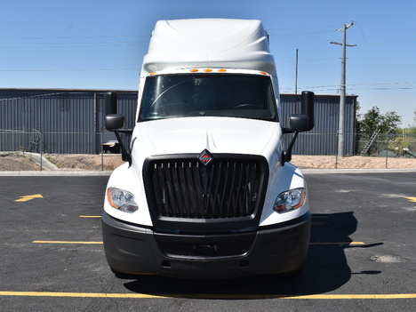 USED 2019 INTERNATIONAL LT 625 SLEEPER TRUCK #11456-8