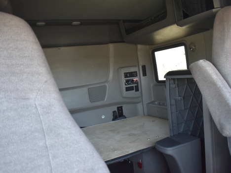 USED 2019 INTERNATIONAL LT 625 SLEEPER TRUCK #11456-9