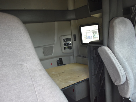 USED 2019 INTERNATIONAL LT 625 SLEEPER TRUCK #11458-11