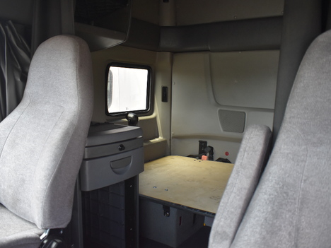 USED 2019 INTERNATIONAL LT 625 SLEEPER TRUCK #11458-12