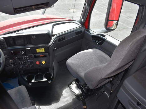 USED 2019 INTERNATIONAL LT 625 SLEEPER TRUCK #11458-9