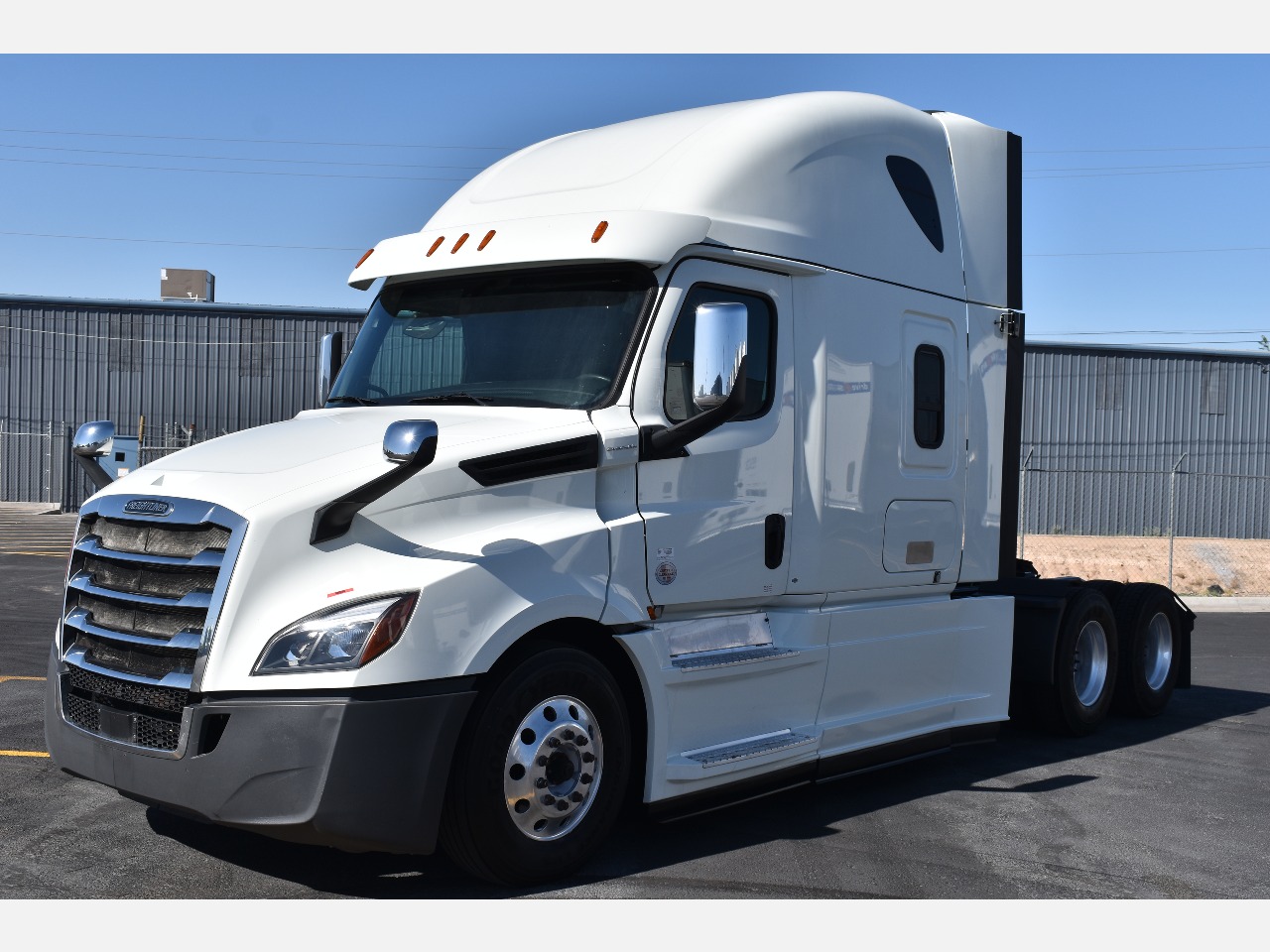 USED 2020 FREIGHTLINER CASCADIA 126 SLEEPER TRUCK #11461