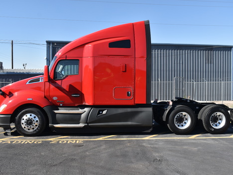 USED 2020 KENWORTH T680 SLEEPER TRUCK #11463-2