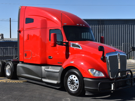 USED 2020 KENWORTH T680 SLEEPER TRUCK #11463-7