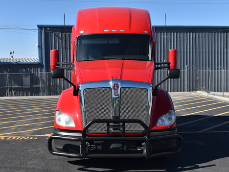 USED 2020 KENWORTH T680 SLEEPER TRUCK #11463-8