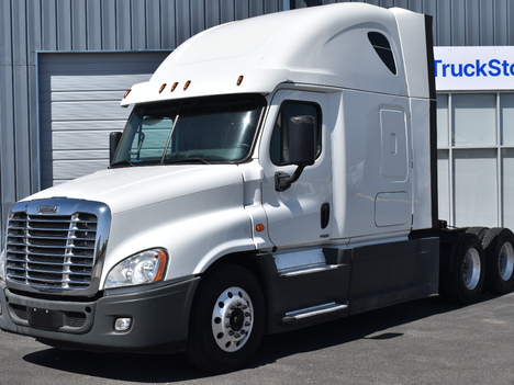 USED 2016 FREIGHTLINER CASCADIA SLEEPER TRUCK #11474-1