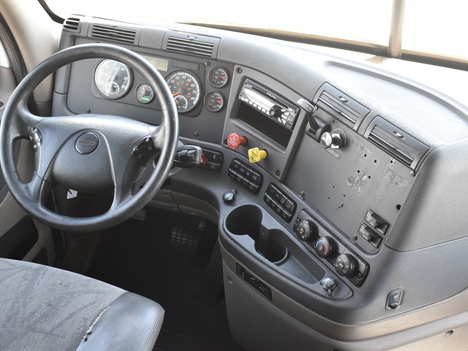 USED 2016 FREIGHTLINER CASCADIA SLEEPER TRUCK #11474-11