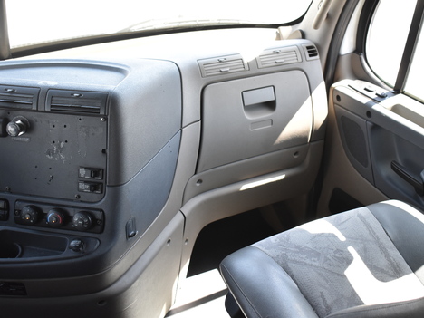USED 2016 FREIGHTLINER CASCADIA SLEEPER TRUCK #11474-12