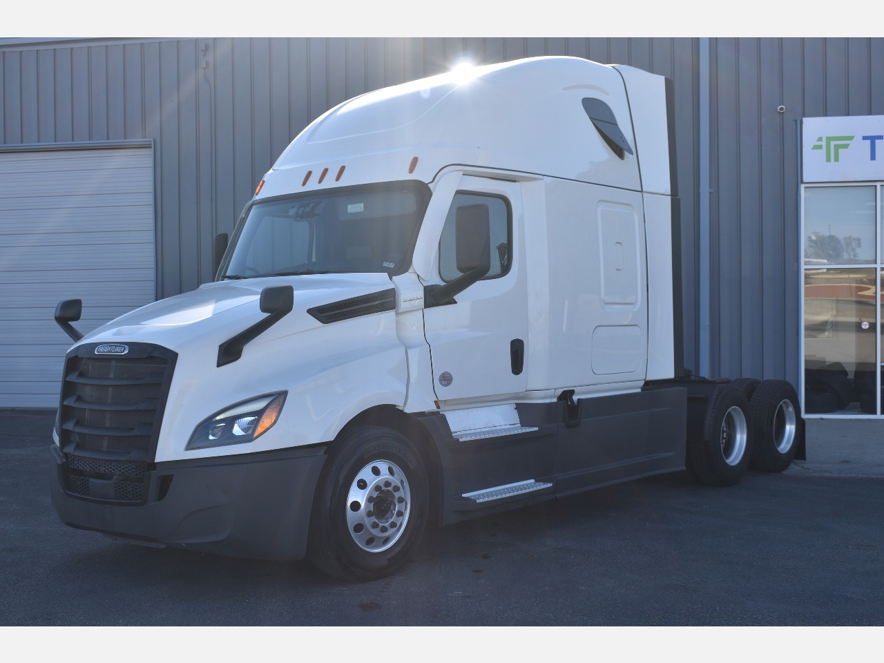 2021 FREIGHTLINER Cascadia 126 Tandem Axle Sleeper #11515
