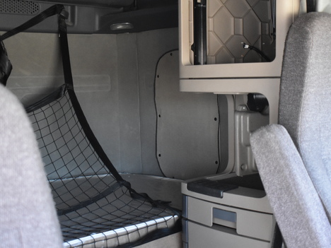 USED 2020 FREIGHTLINER CASCADIA 125 SLEEPER TRUCK #11518-10