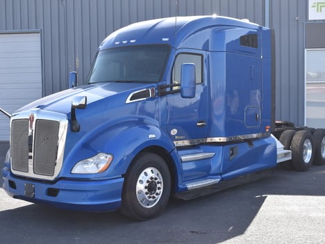 USED 2021 KENWORTH T680 SLEEPER TRUCK #11523-1