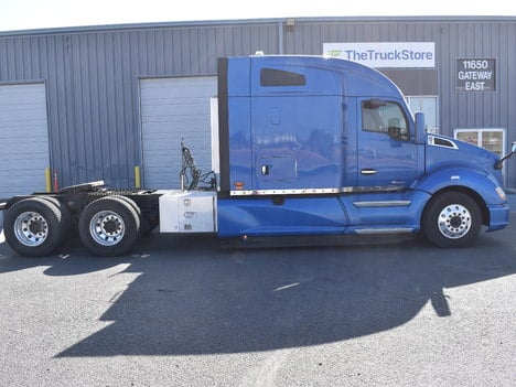 USED 2021 KENWORTH T680 SLEEPER TRUCK #11523-6