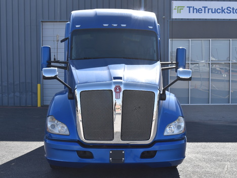 USED 2021 KENWORTH T680 SLEEPER TRUCK #11523-8