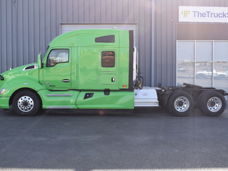USED 2021 KENWORTH T680 SLEEPER TRUCK #11524-2