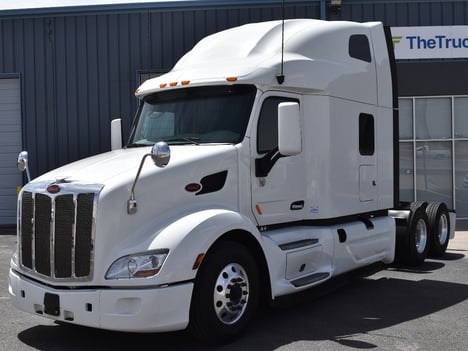 USED 2021 PETERBILT 579 SLEEPER TRUCK #11525-1