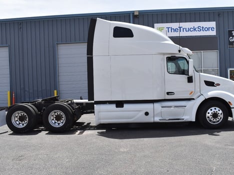 USED 2021 PETERBILT 579 SLEEPER TRUCK #11525-6