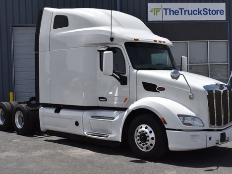 USED 2021 PETERBILT 579 SLEEPER TRUCK #11525-7