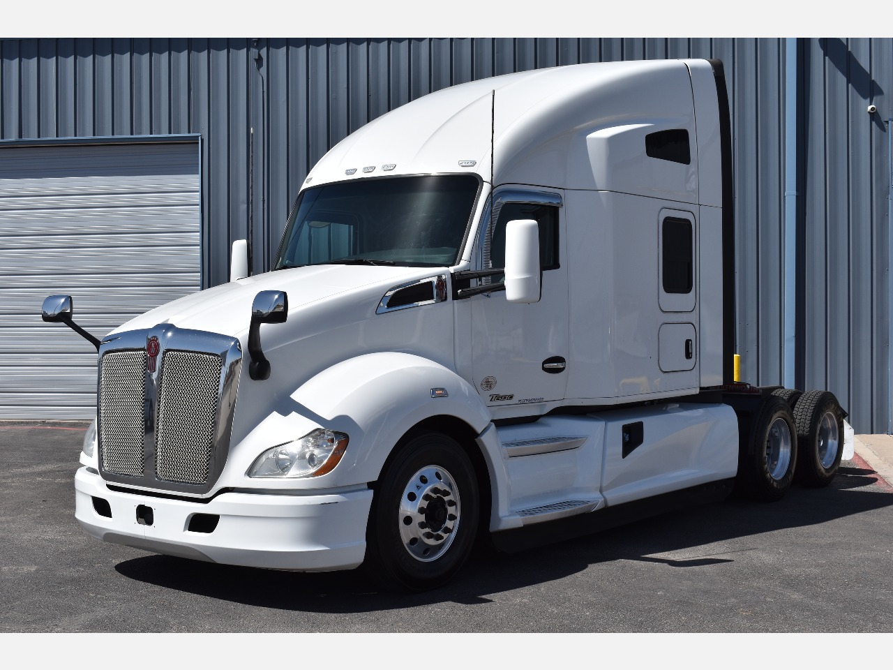 USED 2020 KENWORTH T680 SLEEPER TRUCK #11526