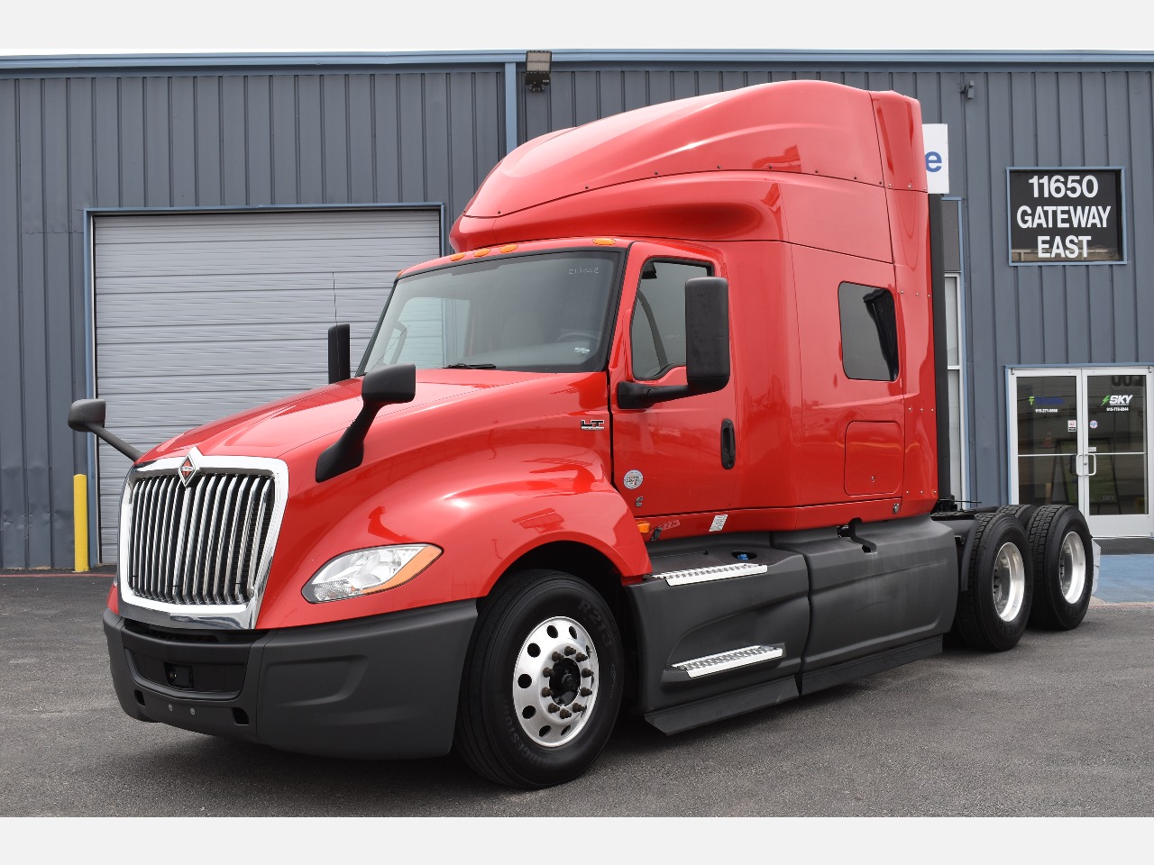 USED 2020 INTERNATIONAL LT625 SLEEPER TRUCK #11530