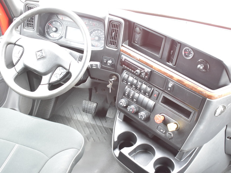 USED 2020 INTERNATIONAL LT625 SLEEPER TRUCK #11530-11