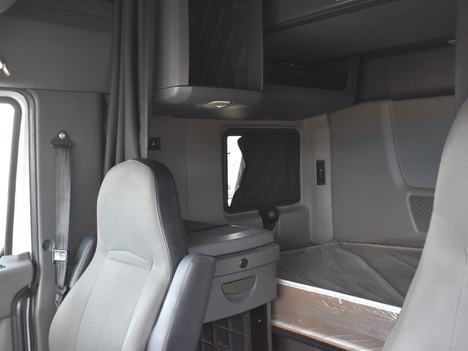 USED 2019 INTERNATIONAL LT625 SLEEPER TRUCK #11531-9
